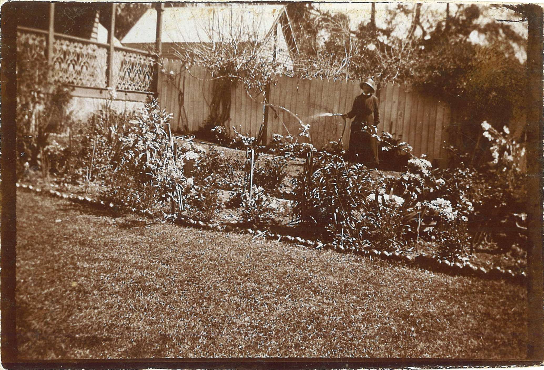 The sweet garden again [Meroogal, Nowra], around September 1919 / 
photographer unknown