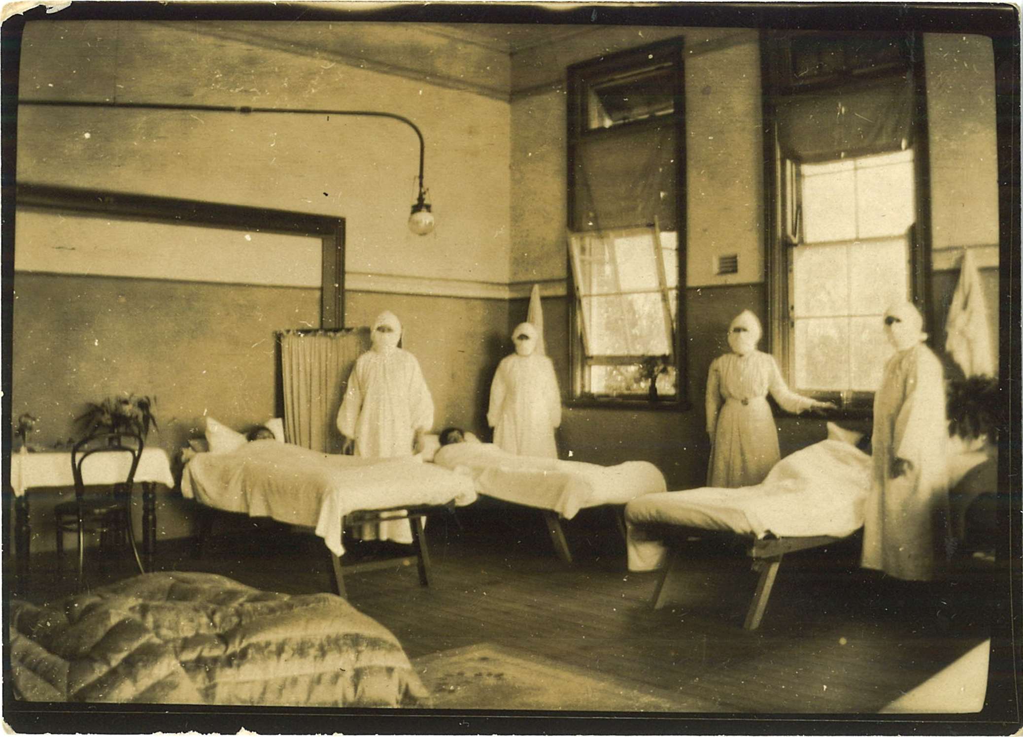 Nowra Public School convreted into a temporary hospital for pneumonic 
influenza epidemic, 1919 / photographer unknown