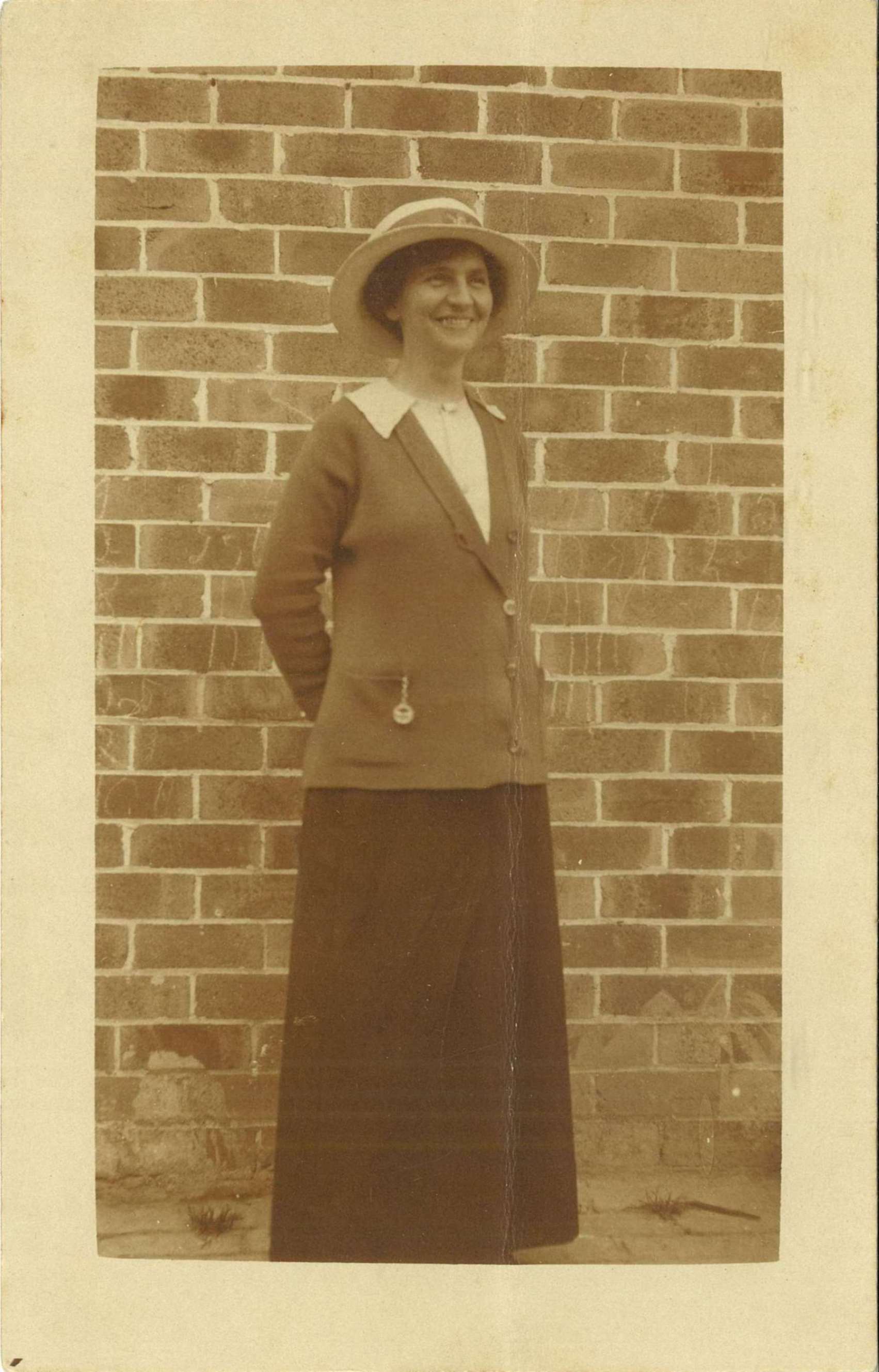 Nurse Helen Macgregor, 23 August 1914 / Robert Barnet