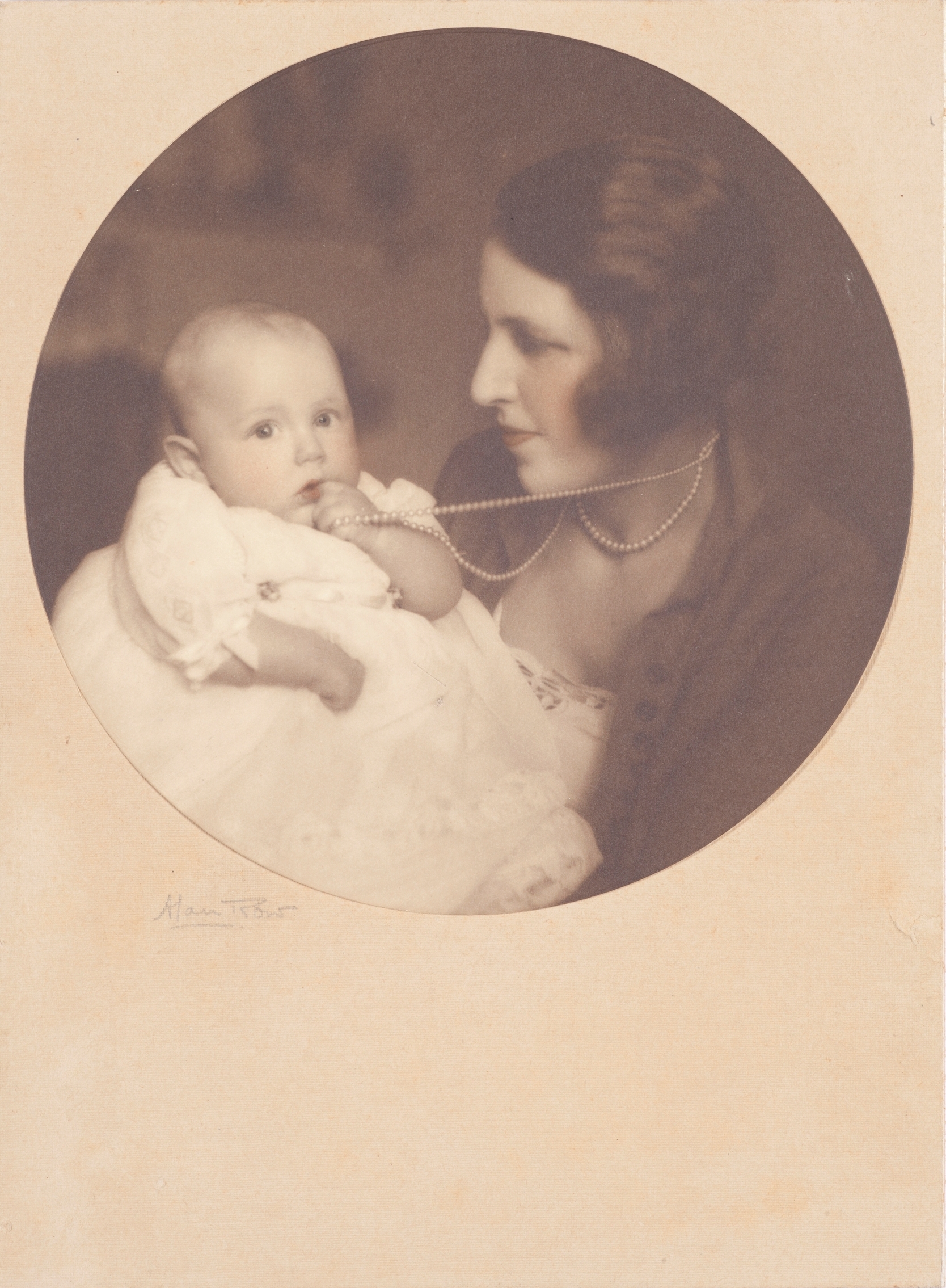 Studio portrait of Dora Walford, nee Alexander, with her infant son Leslie Walford, 1927 / Alan Row